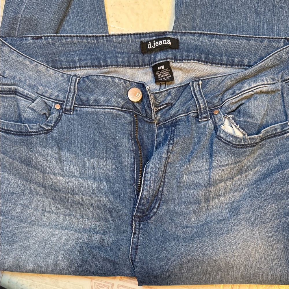 D. Jeans Women's Classic Blue Straight Leg Jeans